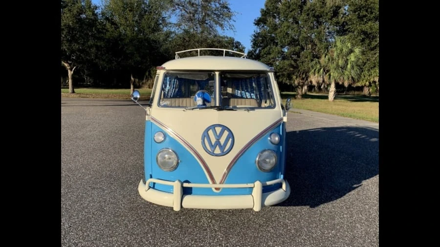 1971 Volkswagen Bay-Window Bus - Image 16 of 19