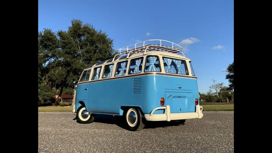1971 Volkswagen Bay-Window Bus - Image 17 of 19