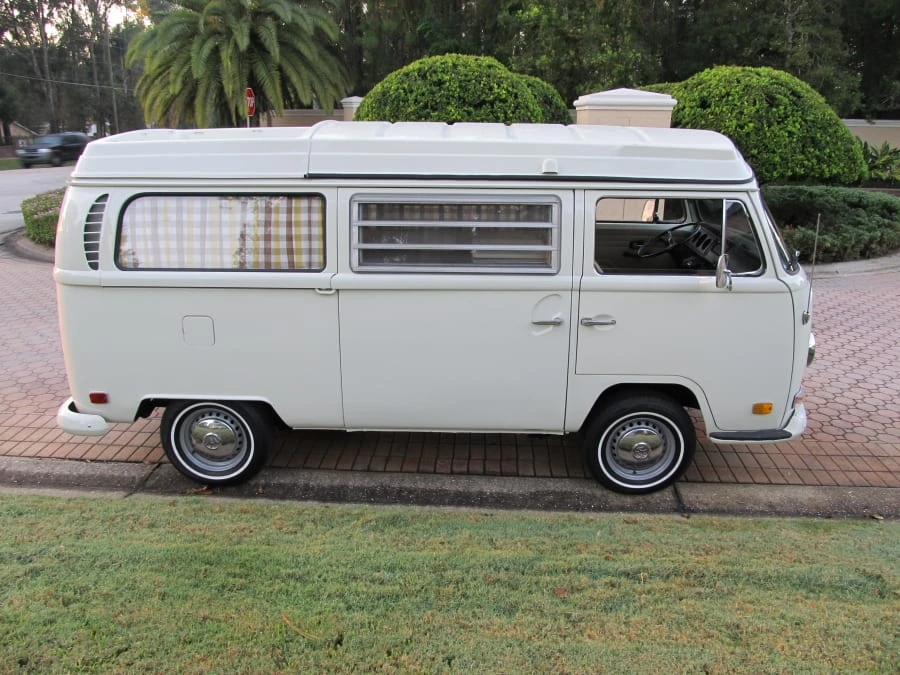 1971 Volkswagen Bay-Window Camper - Image 2 of 8
