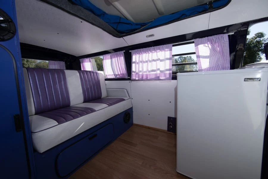 1971 Volkswagen Bay-Window Camper - Image 5 of 8