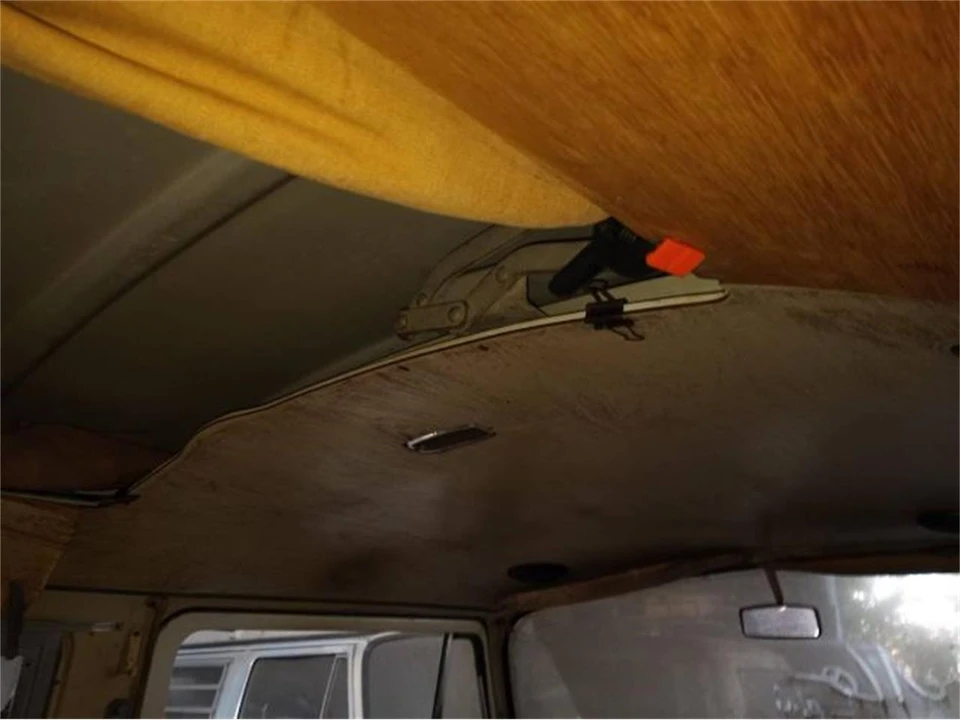1971 Volkswagen Bay-Window Camper - Image 6 of 10