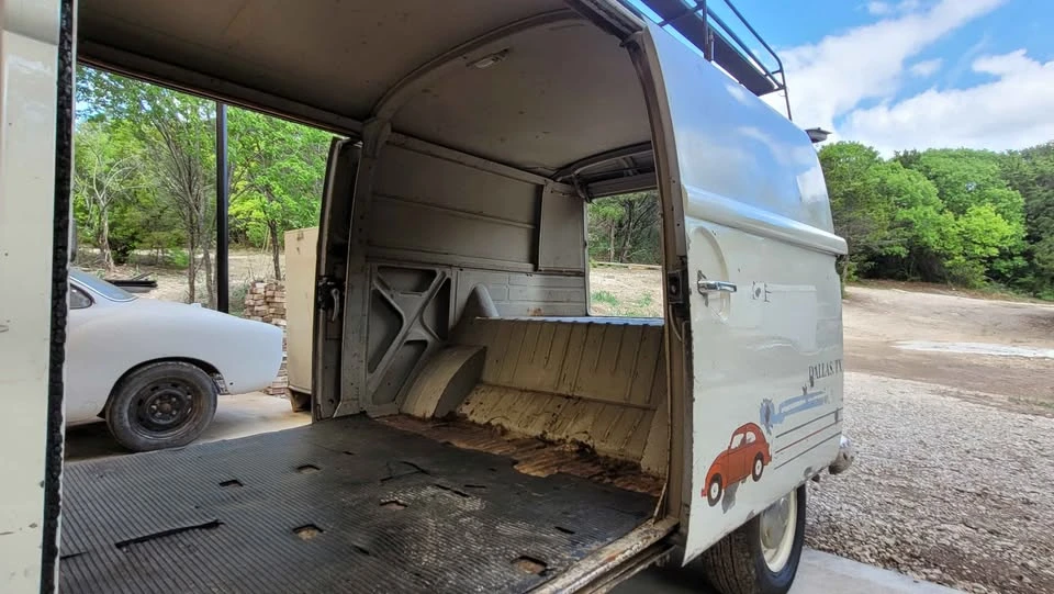 1971 Volkswagen Bay-Window Bus - Image 12 of 20