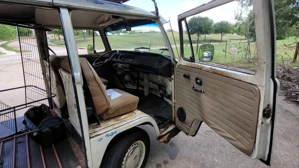 1971 Volkswagen Bay-Window Bus - Image 6 of 20