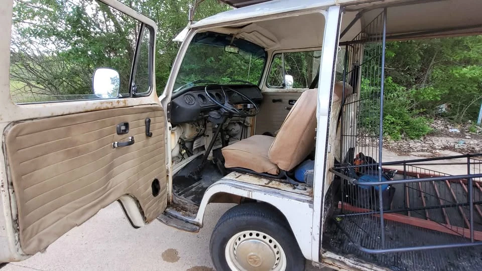 1971 Volkswagen Bay-Window Bus - Image 8 of 20