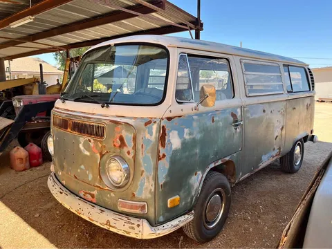 1971 Volkswagen Bus Deluxe