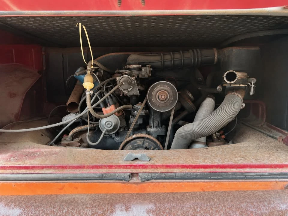 1971 Volkswagen Bay-Window Bus - Image 10 of 15