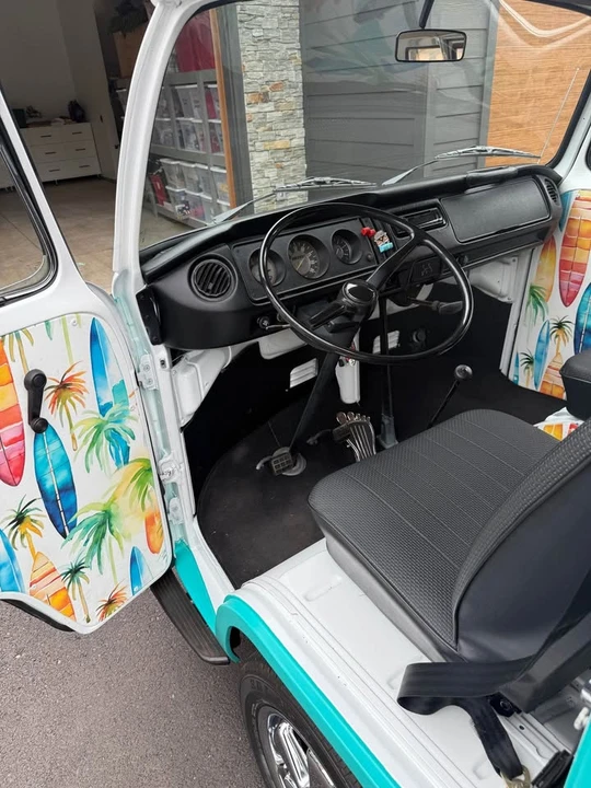 1971 Volkswagen Bay-Window Bus - Image 8 of 10