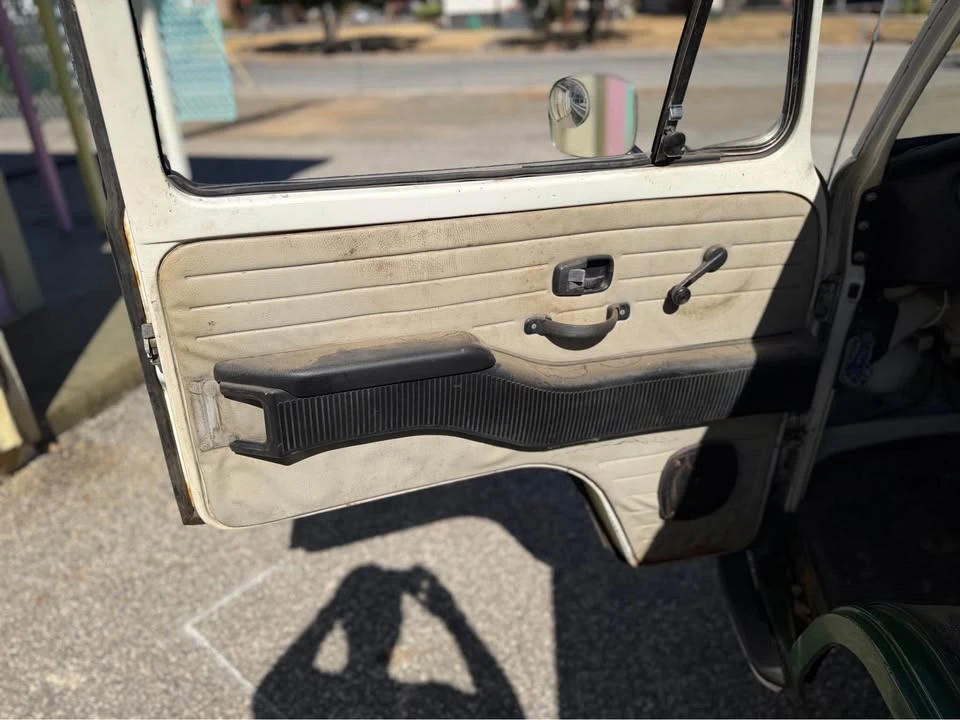1971 Volkswagen Bay-Window Bus - Image 12 of 15