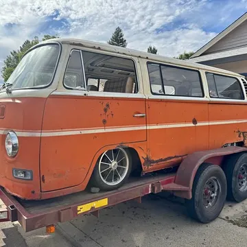 1971 Volkswagen Bus Deluxe