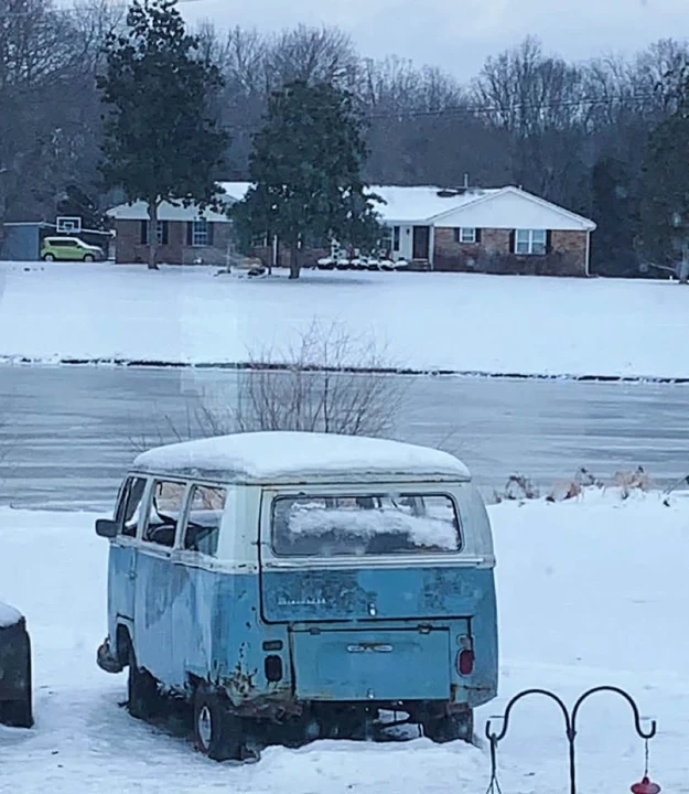 1971 Volkswagen Bay-Window Bus - Image 9 of 10