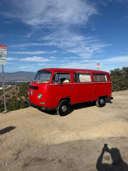 1971 Volkswagen Bay-Window Bus - Image 2 of 9