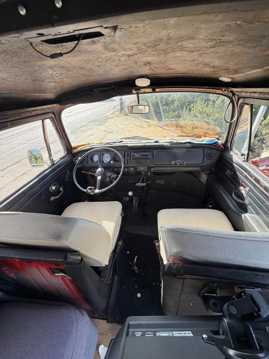 1971 Volkswagen Bay-Window Bus - Image 7 of 9