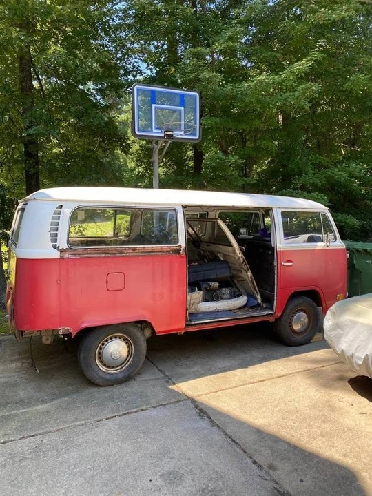 1971 Volkswagen Bay-Window Bus - Image 2 of 11