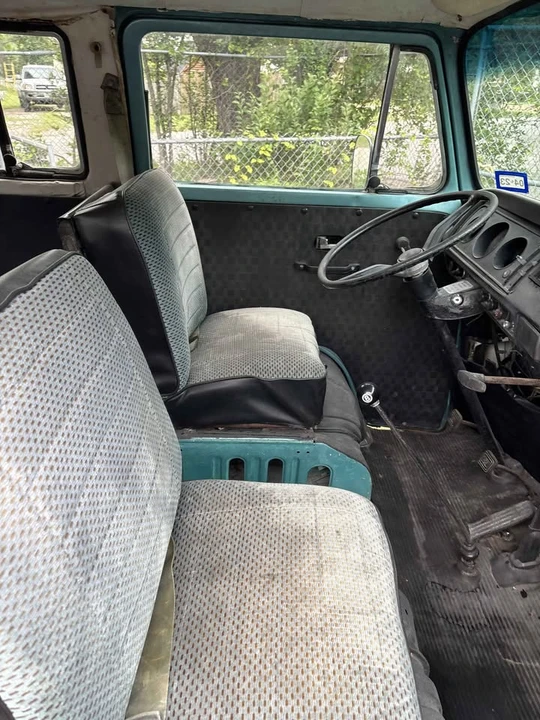 1971 Volkswagen Bay-Window Bus - Image 6 of 20