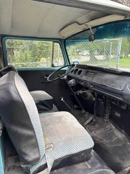 1971 Volkswagen Bay-Window Bus - Image 9 of 20