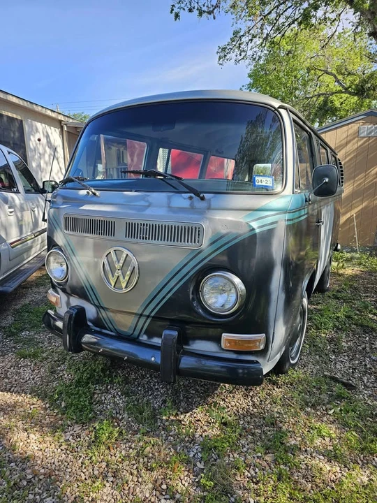 1971 Volkswagen Bay-Window Bus - Image 2 of 20