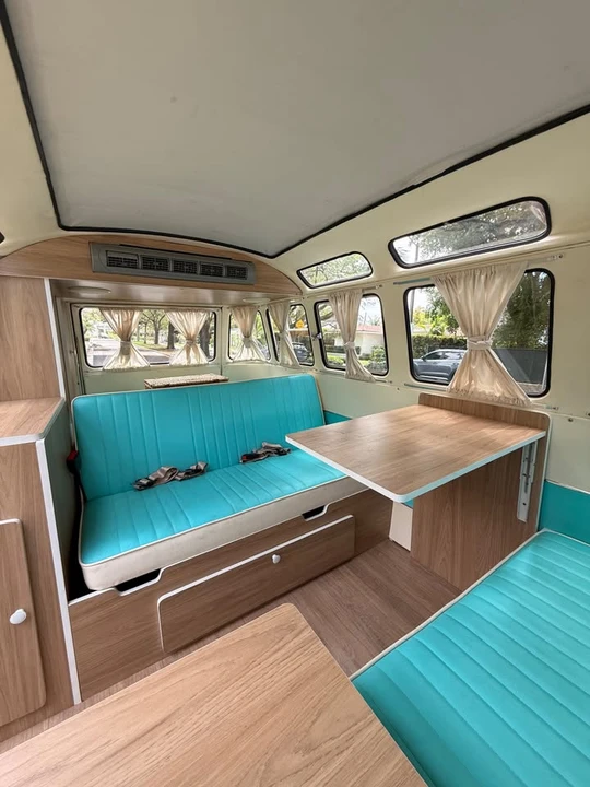 1971 Volkswagen Split-Window Bus - Image 6 of 14