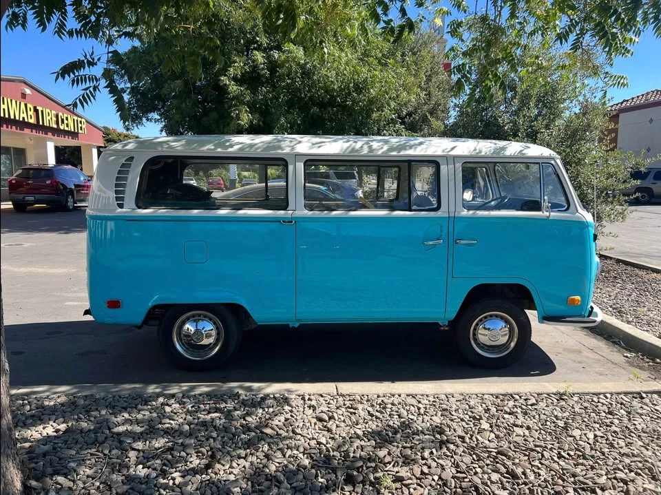 1971 Volkswagen Bay-Window Bus - Image 4 of 8
