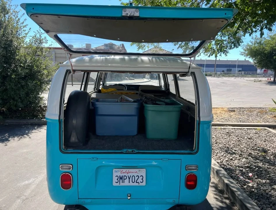 1971 Volkswagen Bay-Window Bus - Image 3 of 8