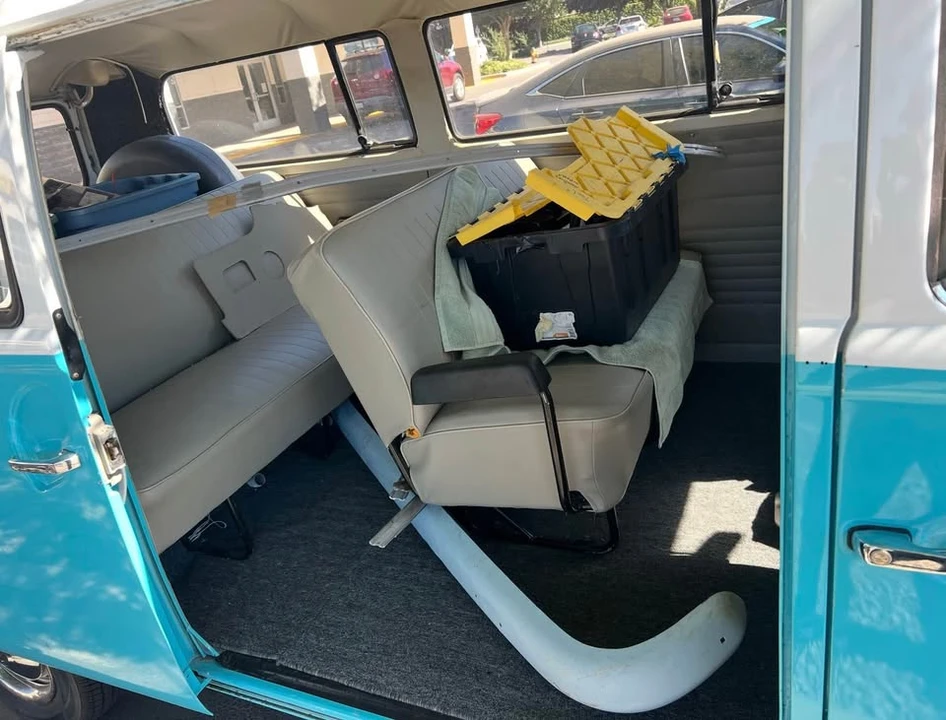 1971 Volkswagen Bay-Window Bus - Image 2 of 8