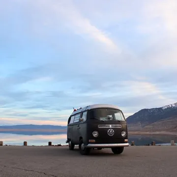 1971 Volkswagen Westfalia Pop-Top Camper