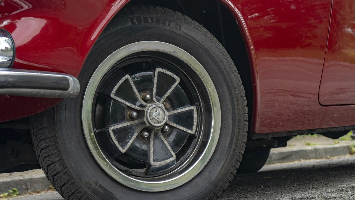 1971 Volvo 1800E - Image 29 of 30