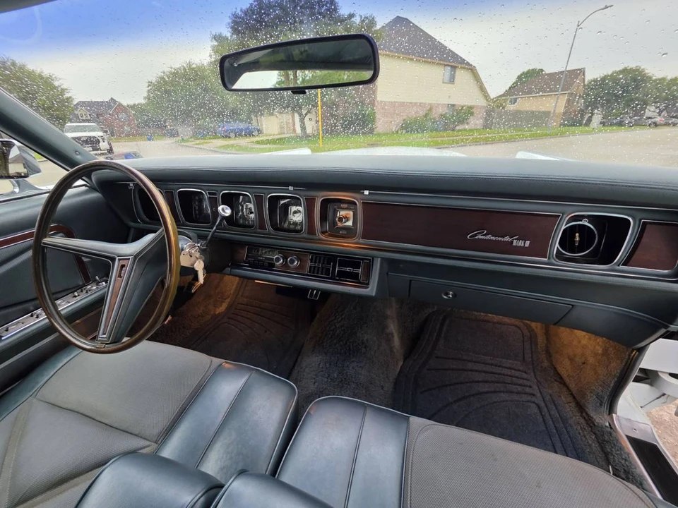 1971 Lincoln Continental Mark III - Image 7 of 10