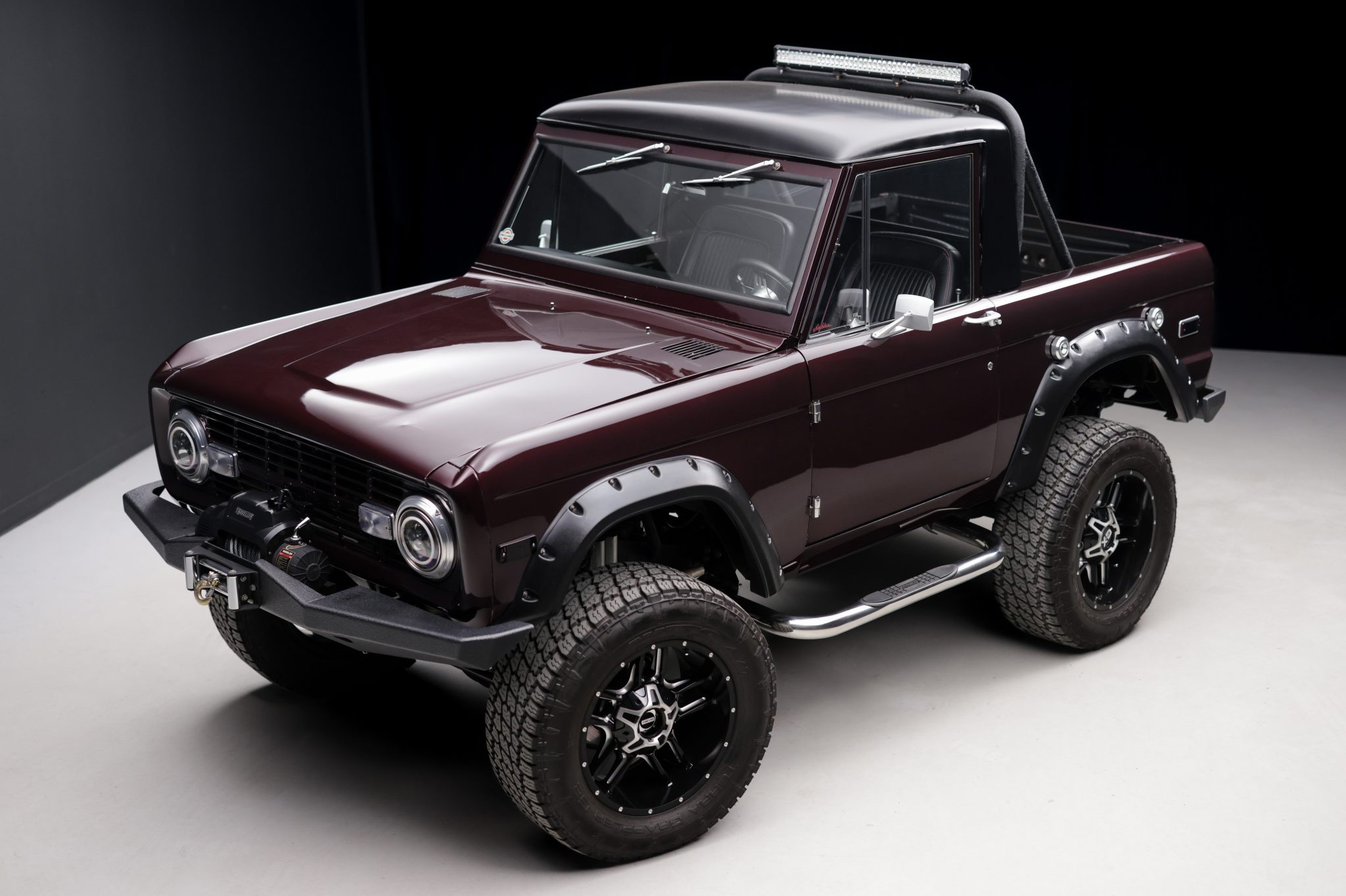 Modified 1971 Ford Bronco 302 5-Speed