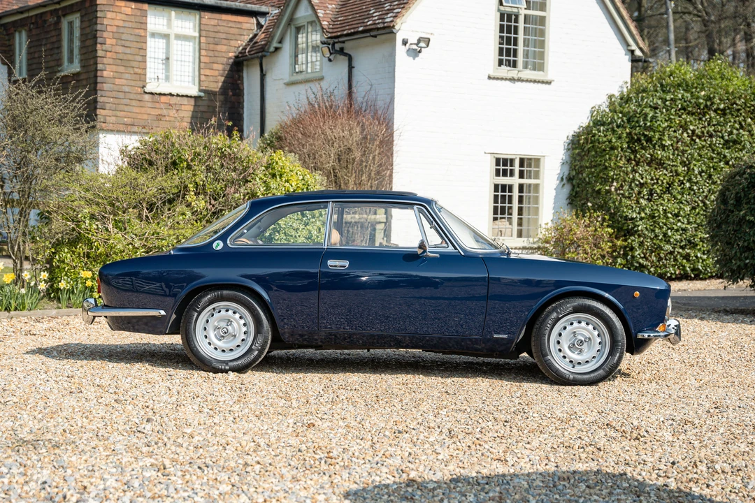1972 Alfa Romeo 2000 GT Veloce - Image 13 of 31