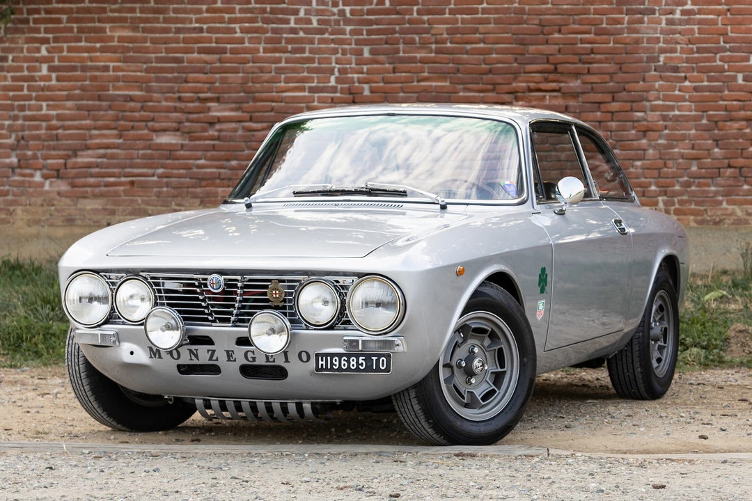 1972 Alfa Romeo 2000 GT Veloce - Image 2 of 31