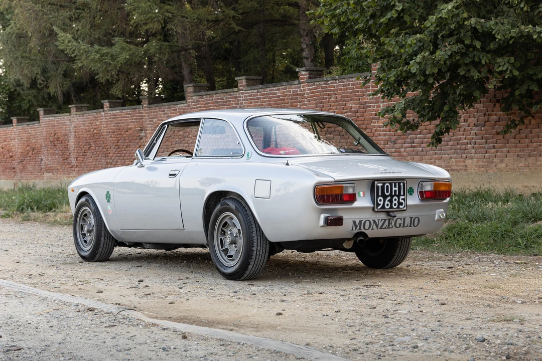 1972 Alfa Romeo 2000 GT Veloce - Image 14 of 31
