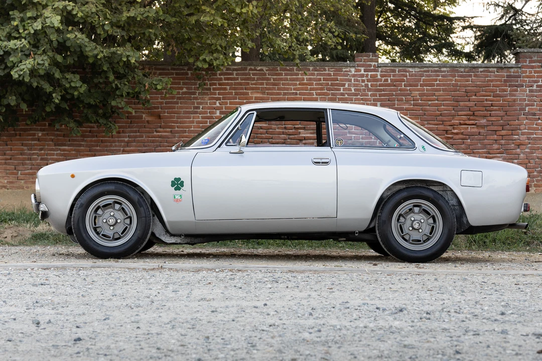 1972 Alfa Romeo 2000 GT Veloce - Image 13 of 31