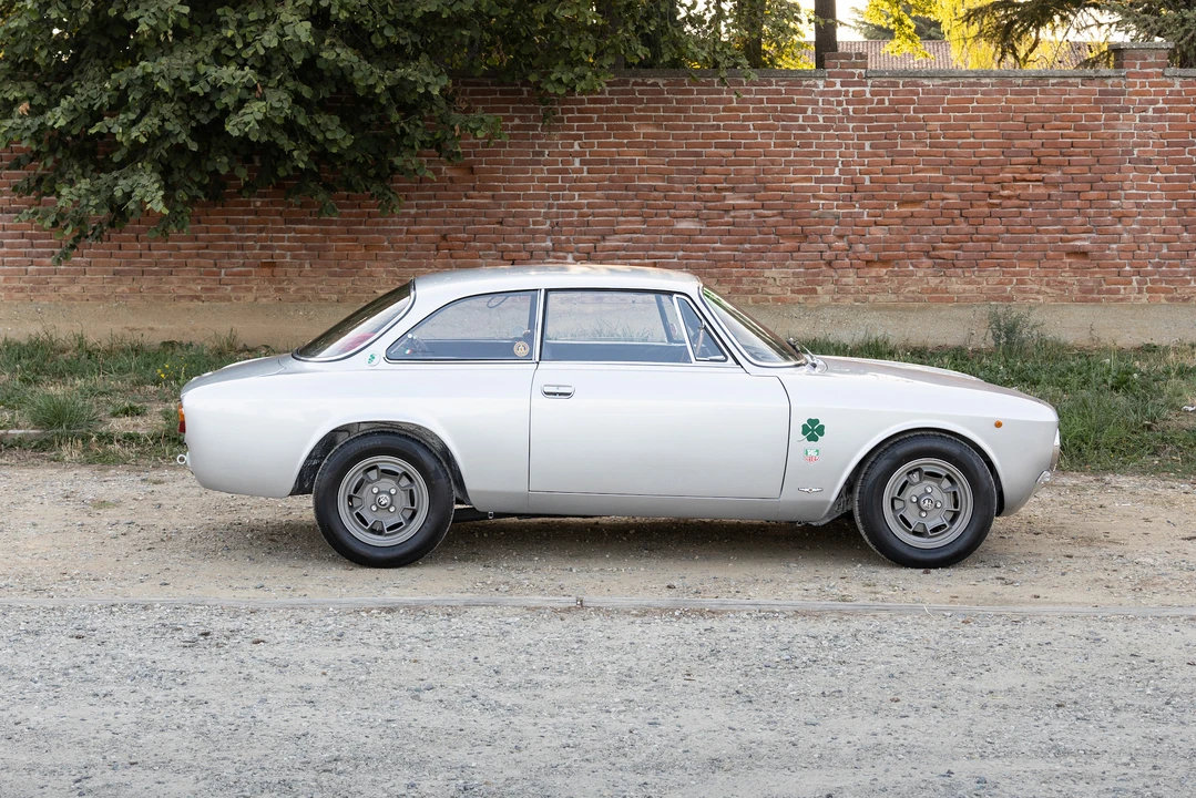 1972 Alfa Romeo 2000 GT Veloce - Image 9 of 31