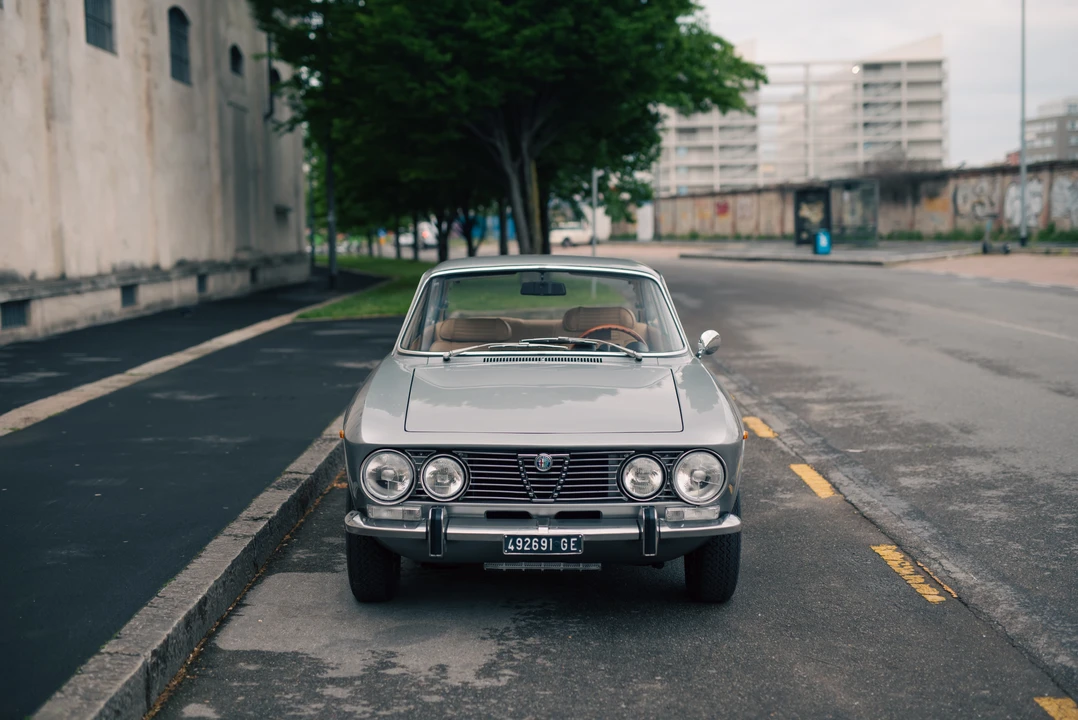1972 Alfa Romeo 2000 GT Veloce - Image 2 of 31