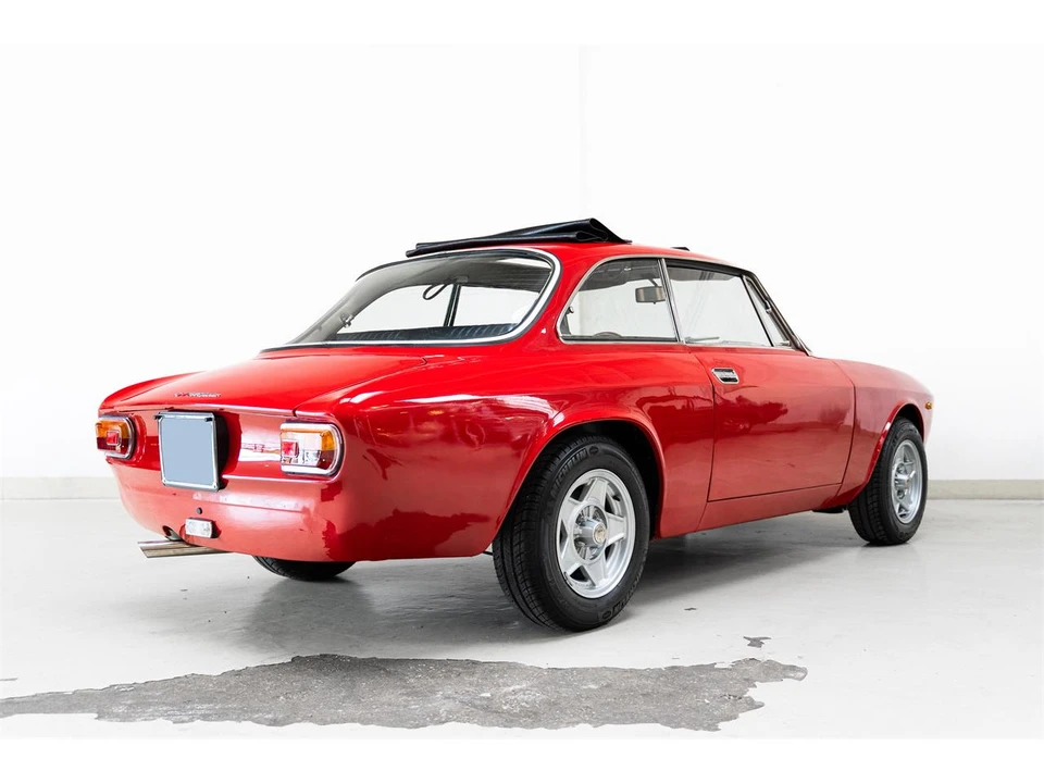 1972 Alfa Romeo GT 1600 Junior - Image 4 of 31