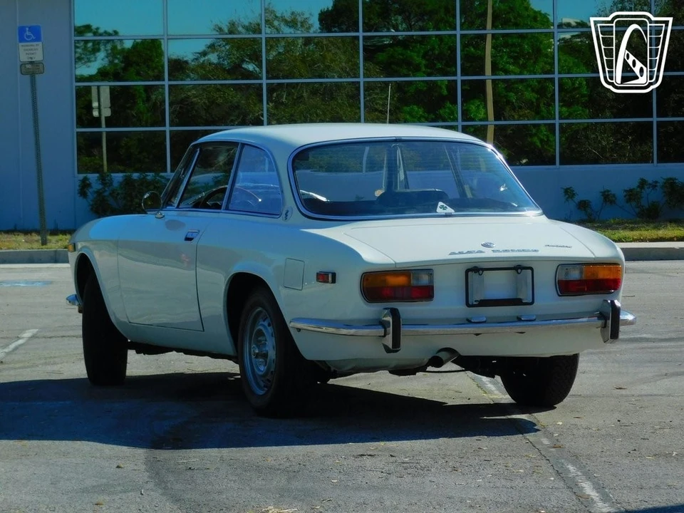 1972 Alfa Romeo 2000 GT Veloce - Image 15 of 21