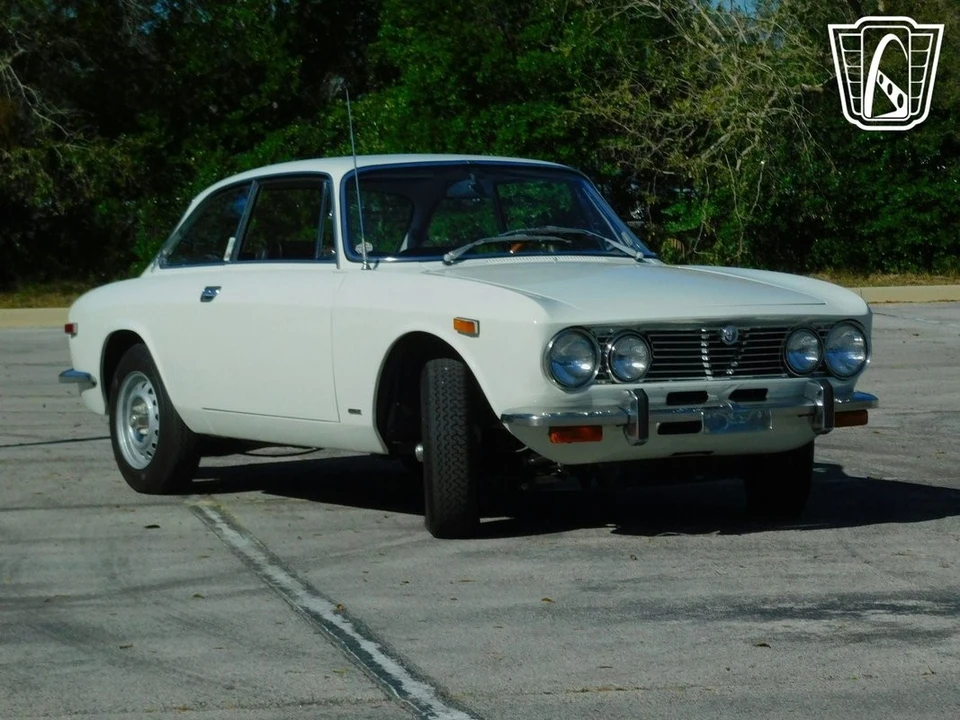 1972 Alfa Romeo 2000 GT Veloce - Image 12 of 12