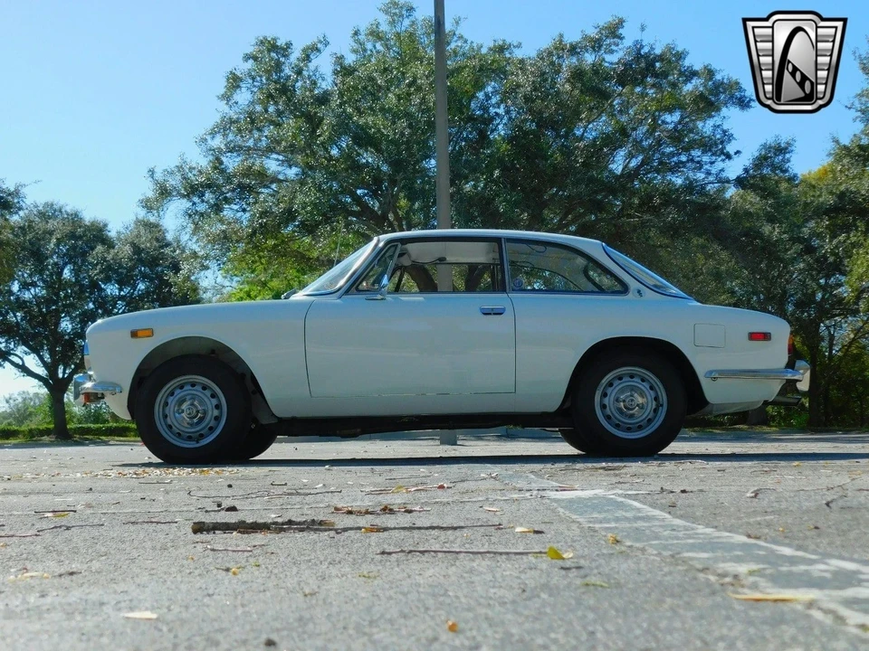 1972 Alfa Romeo 2000 GT Veloce - Image 14 of 21