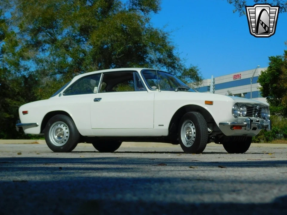 1972 Alfa Romeo 2000 GT Veloce - Image 8 of 21
