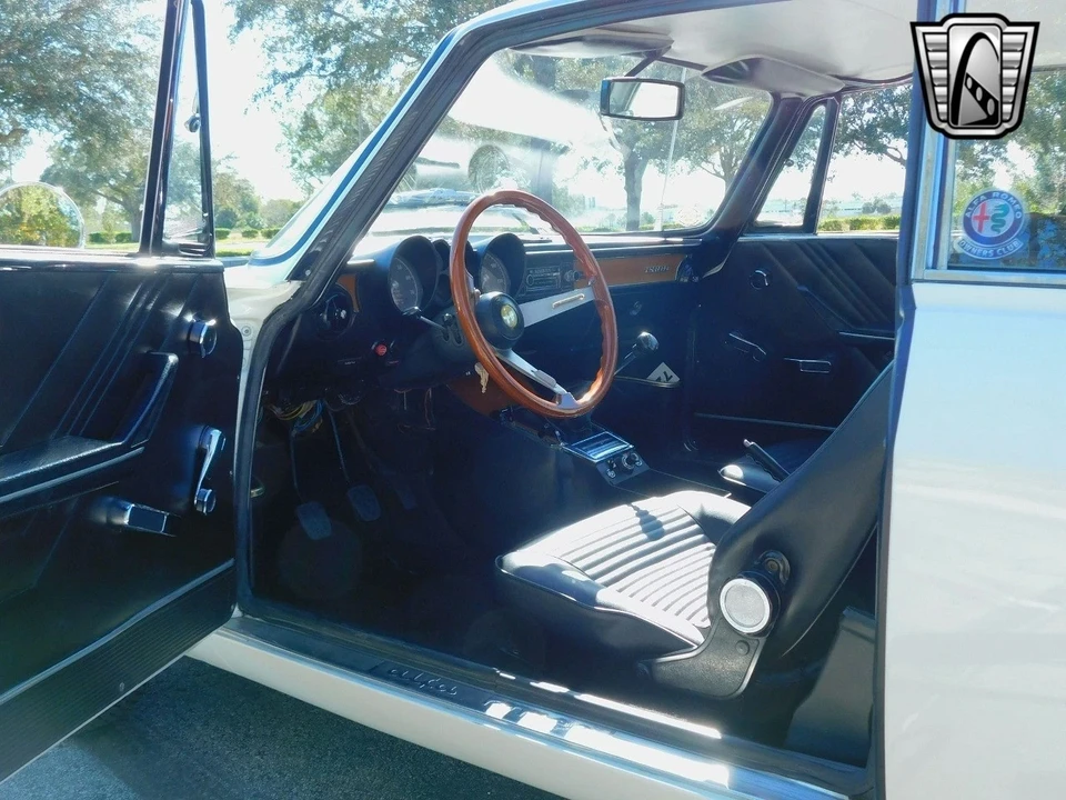 1972 Alfa Romeo 2000 GT Veloce - Image 18 of 21