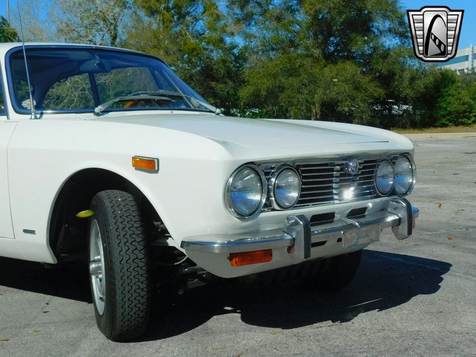 1972 Alfa Romeo 2000 GT Veloce - Image 10 of 21