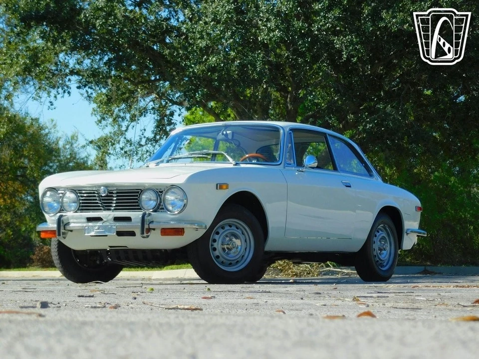 1972 Alfa Romeo 2000 GT Veloce - Image 4 of 12