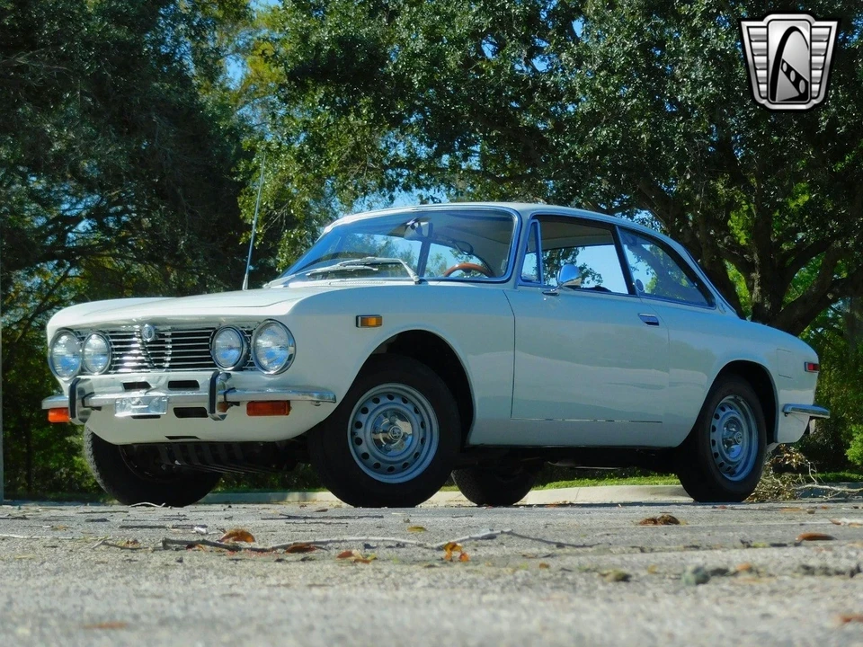 1972 Alfa Romeo 2000 GT Veloce - Image 4 of 21