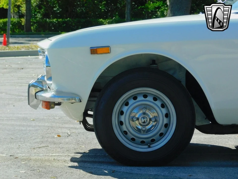 1972 Alfa Romeo 2000 GT Veloce - Image 16 of 21