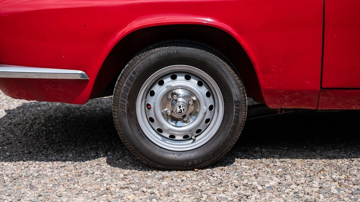 1972 Alfa Romeo 2000 GT Veloce - Image 13 of 30