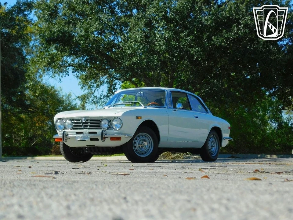 1972 Alfa Romeo 2000 GT Veloce - Image 3 of 12