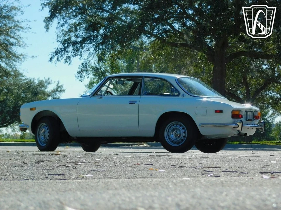 1972 Alfa Romeo 2000 GT Veloce - Image 6 of 12