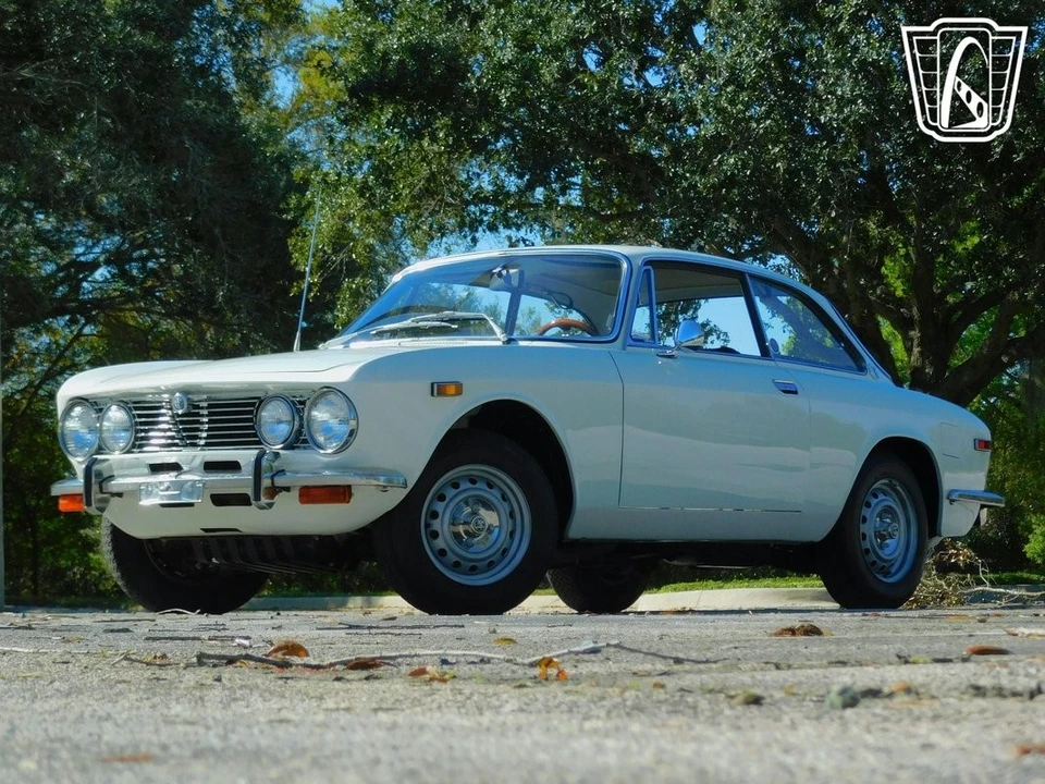 1972 Alfa Romeo 2000 GT Veloce - Image 5 of 12