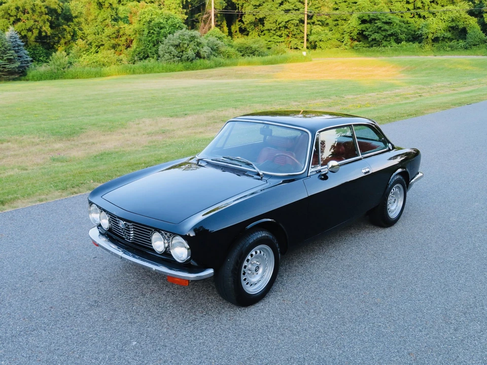 1972 Alfa Romeo 2000 GT Veloce - Image 2 of 31