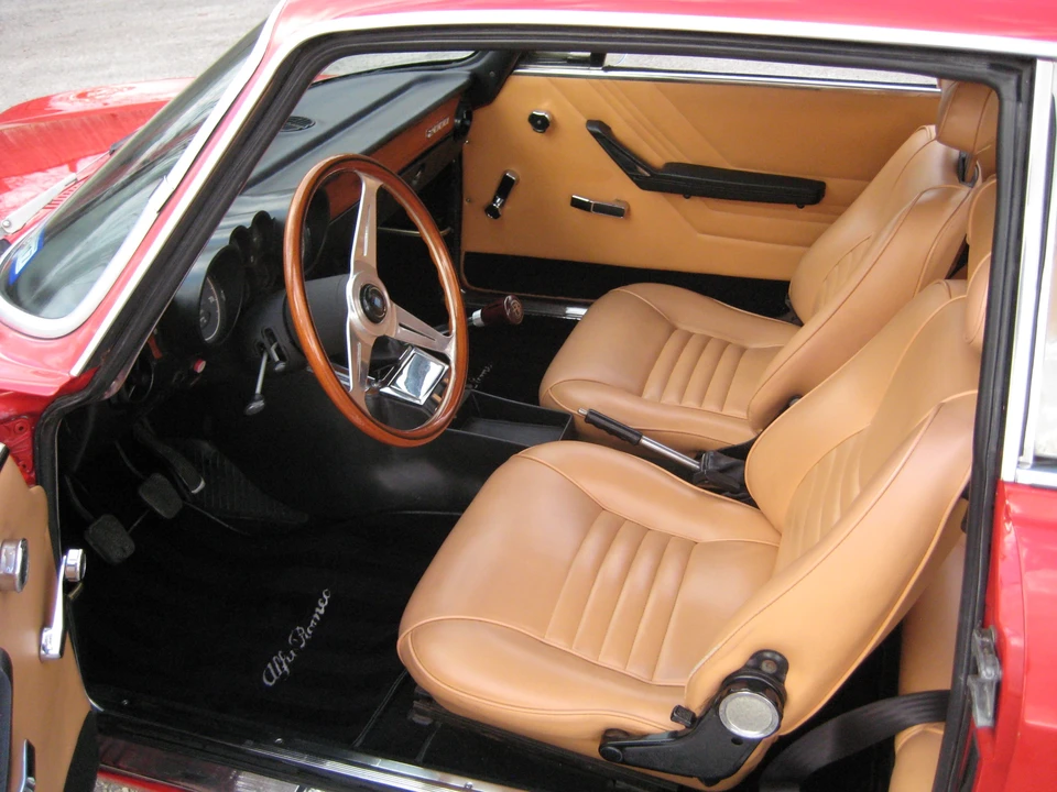 1972 Alfa Romeo 2000 GT Veloce - Image 29 of 31